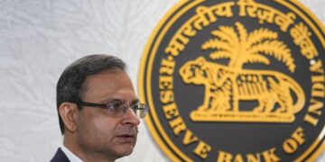 RBI ने Repo Rate को 5.25% पर रखा स्थिर, लोन की ब्याज दरों में कोई राहत नहीं