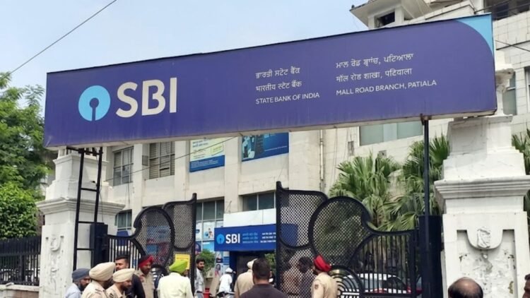 SBI में 6 महीने की FD में कितना मिल रहा है ब्याज, वरिष्ठ नागरिकों के लिए क्या है खास