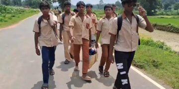बोर्डिंग स्कूल में हॉस्टल-टॉयलेट नहीं, खाना भी बेहद घटिया, 180 बच्चे 12 KM दूर घर के लिए पैदल निकले