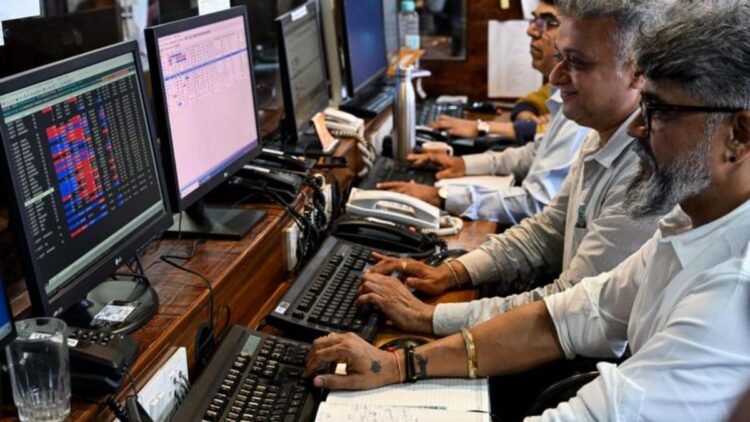 17 August, 2026 Stock Market Highlights: लाल निशान में बंद हुआ बाजार, आईटी कंपनियों के शेयर में बड़ी गिरावट