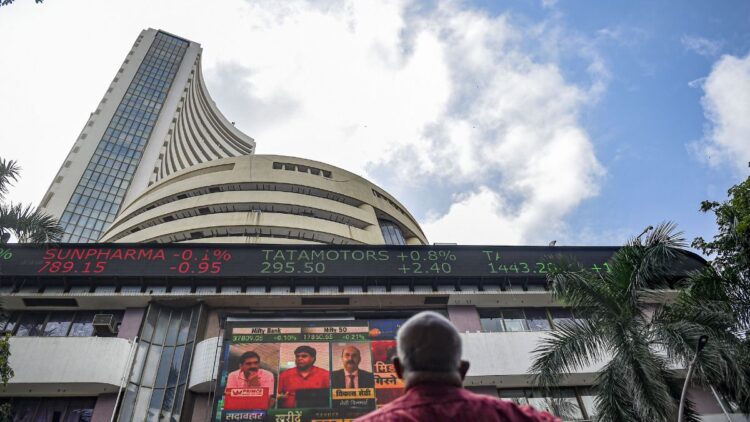 4 August, 2026 Stock Market Updates: सेंसेक्स 626 और निफ्टी 54 अंकों की बढ़त के साथ खुला, इन शेयरों में बड़ा उतार-चढ़ाव