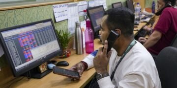 Stock Market Today 26 August, 2026: हरे निशान में खुला बाजार- एटरनल, अल्ट्राटेक सीमेंट समेत इन स्टॉक्स में तेजी