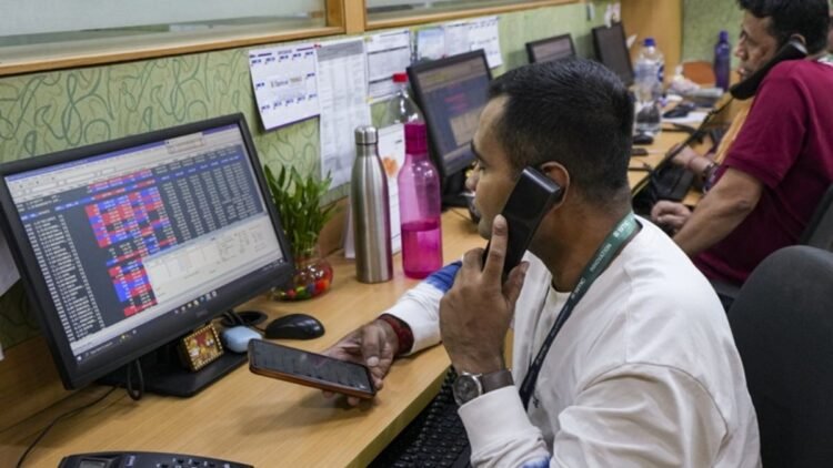 Stock Market Today 26 August, 2026: हरे निशान में खुला बाजार- एटरनल, अल्ट्राटेक सीमेंट समेत इन स्टॉक्स में तेजी