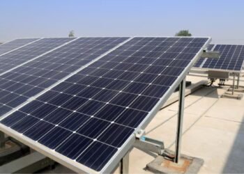 12 लाख से ज्यादा परिवारों ने बिजली बेचकर कमाए ₹421 करोड़, पीएम सूर्य घर योजना से 19 लाख परिवारों के बिजली बिल हुए जीरो