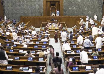 LIVE: क्या आज संसद में होगा कामकाज या विपक्ष का हंगामा रहेगा जारी? आज पेश नहीं होगा FCRA संशोधन बिल