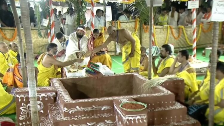 बारिश की कमी से जूझ रहा तेलंगाना, भगवान वरुण को प्रसन्न करने के लिए ‘महा वरुण यज्ञ’ कर रही कांग्रेस सरकार
