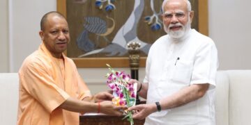 पीएम मोदी से मिलने पहुंचे सीएम योगी, प्रधानमंत्री आवास पर हुई मुलाकात