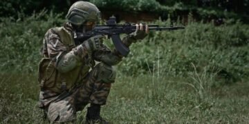 AK-203 राइफल के लिए गोला-बारूद बनाएगा अडाणी डिफेंस, इंडो-रशियन राइफल्स के साथ 5 साल के लिए हुआ समझौता