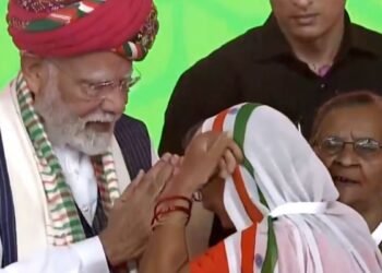 कलाकार ने प्रधानमंत्री के जन्मदिन पर उन्हें समर्पित किया ‘आशीर्वाद का दीया’ गाना, PM मोदी बोले- हर आशीर्वाद मेरे संकल्प को करता है मजबूत