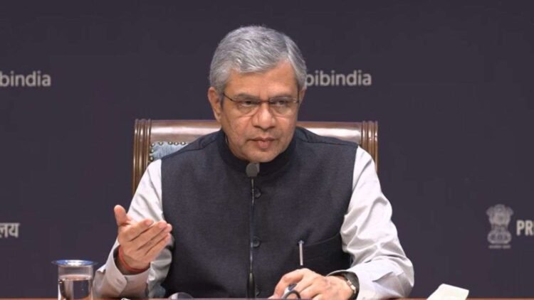EPF में बड़ा बदलाव: सरकार ने PF सीलिंग बढ़ाकर की ₹25000, 51 लाख कर्मचारियों को मिलेगा फायदा; समझिए कैसे?