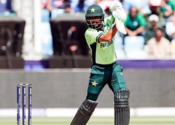 तीसरे Test से पहले बीमार हुए Babar Azam, क्या Pakistan की कप्तानी पर संकट?