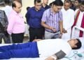 पीएम मोदी के जन्मदिन पर त्रिपुरा के पूर्व सीएम बिप्लब देब ने किया रक्तदान, अगरतला में महा रक्तदान शिविर का आयोजन