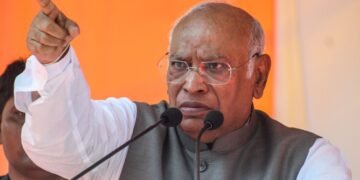 मल्लिकार्जुन खड़गे ‘शुद्धिकरण’ मामले में उत्तराखंड बीजेपी नेताओं के खिलाफ बेंगलुरु में दर्ज हुई ज़ीरो FIR