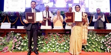 आउटसोर्स कर्मचारियों की नौकरी को लेकर CM योगी का बड़ा प्लान, अब कंपनियां सीधे नहीं कर सकेंगी बर्खास्त; जानें नया नियम