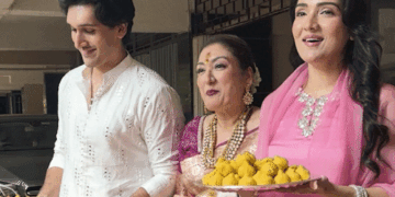 सुनीता आहूजा के घर गणपति बप्पा की पूजा:बेटे यशवर्धन-बेटी टीना रहे मौजूद, पत्नी ने बताया गोविंदा क्यों नहीं पहुंचे