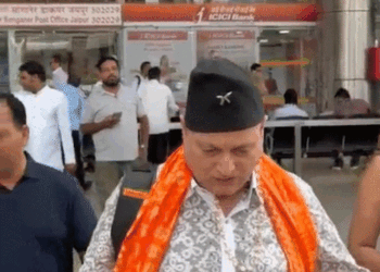 महिला क्रिकेट लीग के लिए जयपुर पहुंचे अभिनेता मनोज जोशी:बोले- जयपुर आना हमेशा खास, महिलाओं का खेलों से जुड़ना बेहद जरूरी