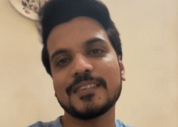 'पंचायत' के दामाद पहुंचे बिग बॉस के घर:सलमान खान के पास रोए; बोले- सैफ-करीना की शादी में होटल के किचन में सफाई भी की