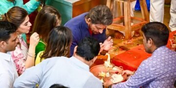 Shahrukh Khan & Suhana Ganpati Darshan at Lalbaugcha Raja