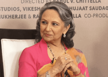 Mukesh Khanna vs Sharmila Tagore