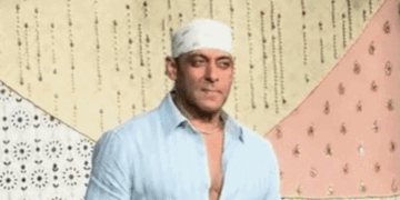 अंबानी परिवार के गणपति सेलिब्रेशन में पहुंचे सेलेब्स:सलमान खान और विक्की-कटरीना आसपास पहुंचे; आलिया-रणबीर, सिद्धार्थ-कियारा, करीना-सैफ भी शामिल हुए, देखिए तस्वीरें