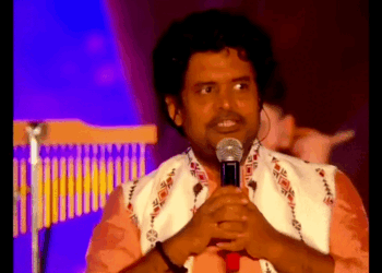 कभी बायोकैमिस्ट्री के लेक्चरर थे साधु तिवारी:‘हनुमान अंश’ सिंगर ने भजन क्लबिंग में पीएम मोदी के सामने गाया ‘जब जिद पर आ गई पार्वती’