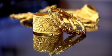 सोने की चमक पड़ी फीकी! 5 हफ्ते के निचले स्तर पर पहुंचा भाव, जानिए 24 कैरेट गोल्ड का रेट