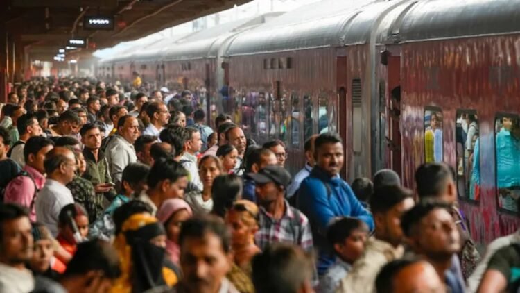 नई दिल्ली रेलवे स्टेशन पर 11 से 13 सितंबर तक प्रभावित रहेंगी कई ट्रेनें, 5 को किया गया कैंसिल, हेल्पलाइन नंबर जारी