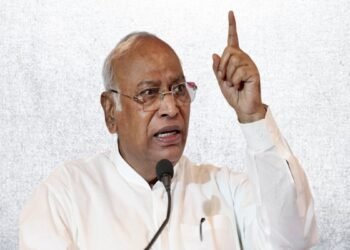 ‘ज्ञानेश कुमार को तत्काल पद से हटाया जाए’, CWC की बैठक में कांग्रेस अध्यक्ष खरगे की मांग, जानिए भाषण की 10 बड़ी बातें