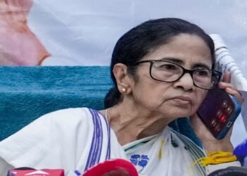 एक ही दिन में ममता को बनर्जी को तीन झटके, TMC नाम और सिंबल के लिए पहुंचीं सुप्रीम कोर्ट