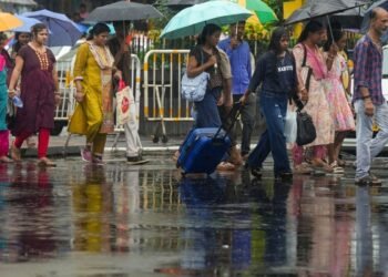 गुजरात-महाराष्ट्र से लेकर झारखंड तक सोमवार को भारी बारिश का अलर्ट, कई राज्यों में 60 किमी की रफ्तार से चलेंगी हवाएं