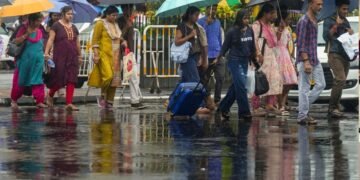 गुजरात-महाराष्ट्र से लेकर झारखंड तक सोमवार को भारी बारिश का अलर्ट, कई राज्यों में 60 किमी की रफ्तार से चलेंगी हवाएं