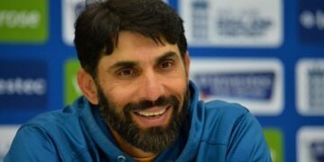 बिना सलाह लिए टीम में बदलाव से नाराज Misbah-ul-Haq, पाकिस्तान चयन समिति से दिया इस्तीफा