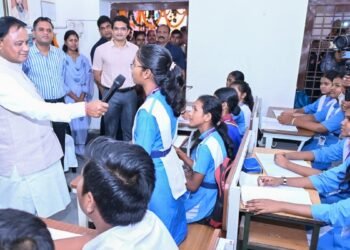 CM माझी का बड़ा ऐलान- 45 हजार शिक्षकों की होगी भर्ती, सोशल मीडिया से दूरी बनाएं छात्र