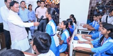 CM माझी का बड़ा ऐलान- 45 हजार शिक्षकों की होगी भर्ती, सोशल मीडिया से दूरी बनाएं छात्र