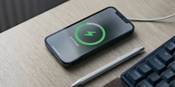 गलत चार्जिंग से घटती है Battery Health, इन 5 आसान तरीकों से आईफोन और एंड्रॉयड की बैटरी लाइफ लंबी चलेगी!