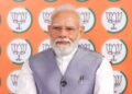 PM मोदी का वाराणसी से वडनगर के लिए निकले युवाओं से संवाद, बताया क्यों धोए थे कुंभ में सफाई करने वाले सफाईकर्मियों के पैर