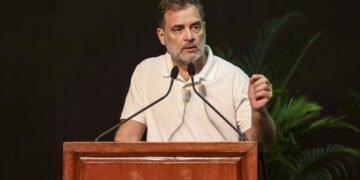 EC मामले पर राहुल का हमला- ‘राजद्रोह है’, केजरीवाल बोले- ‘दिल्ली-हरियाणा के चुनाव हो कैंसिल’, अखिलेश भी बरसे
