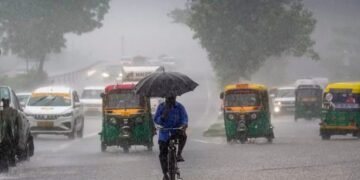 दिल्ली में आज राहत, UP-बिहार समेत इन राज्यों में बारिश का अलर्ट, पढ़ें मौसम अपडेट्स