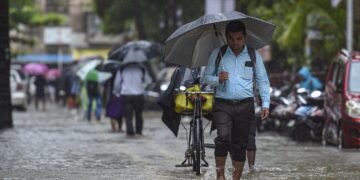 ओडिशा में डीप डिप्रेशन का असर, 11 जिलों में भारी बारिश का अलर्ट, मछुआरों को समुद्र में न जाने की सलाह