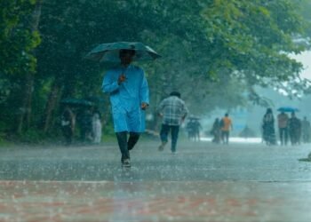 आज कई राज्यों में बिगड़ेगा मौसम, भारी बारिश के साथ तेज आंधी का अलर्ट; IMD ने जारी की चेतावनी