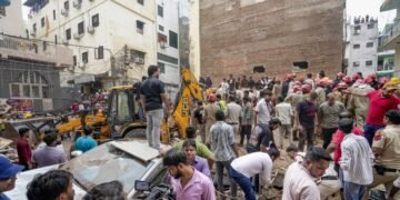 दिल्ली में कितने मंजिल का घर बना सकते हैं, जानिए ऊंचाई को लेकर क्या हैं नियम-कानून