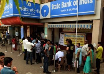 SBI में 365 दिनों की FD पर कितना मिल रहा ब्याज, वरिष्ठ नागरिकों के लिए क्या है खास