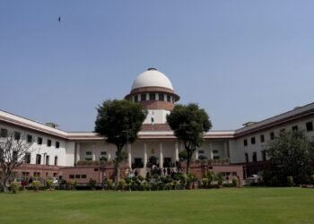 सुप्रीम कोर्ट ने कहा- “पटाखों पर पूरी तरह बैन नहीं लेकिन 24 घंटे पटाखे जलाने की इजाजत भी नहीं”