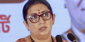 केरल, पंजाब और हिमाचल में कांग्रेस ने चुनाव आयोग को क्लीन चिट दे दी? स्मृति ईरानी का कांग्रेस पर अटैक