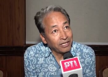 2 अक्टूबर को ज्ञानेश कुमार के खिलाफ कॉकरोच जनता पार्टी का प्रदर्शन, क्या सोनम वांगचुक करेंगे समर्थन? सामने आया बयान