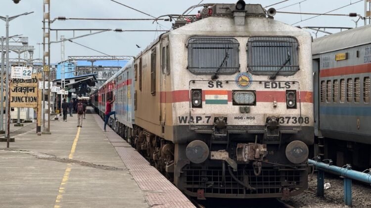 ऋषिकेश से हरिद्वार, गोरखपुर, छपरा के रास्ते मुजफ्फरपुर तक चलेगी स्पेशल ट्रेन, चेक करें पूरा रूट और टाइम टेबल