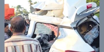 केरल में दर्दनाक हादसा! हाईवे पर खड़ी लॉरी से टकराई कार, 8 लोगों की हुई मौत