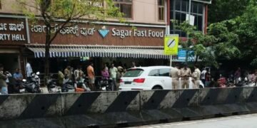 बेंगलुरु में ऑडी के अंदर मृत अवस्था में मिला शख्स, सीसीटीवी फुटेज में देर रात आती दिखी कार