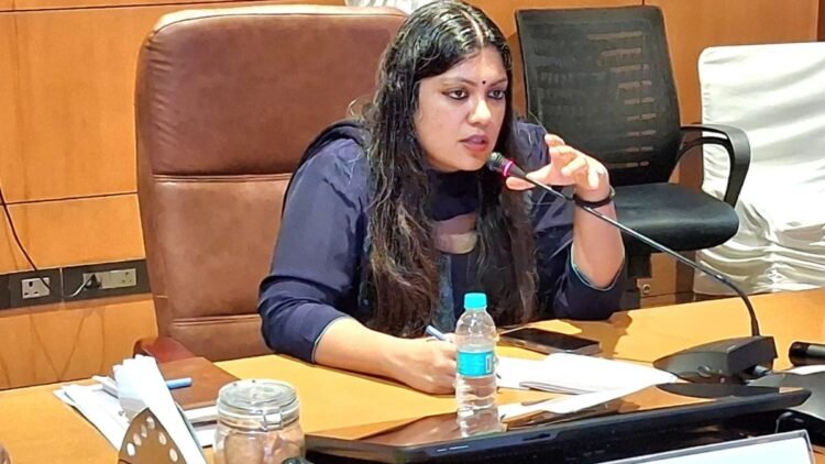 छात्रा की NSA के तहत हिरासत पर सुप्रीम कोर्ट की अहम टिप्पणी, ”नोएडा DM मेधा रूपम को अकेले जिम्मेदार नहीं ठहरा सकते”