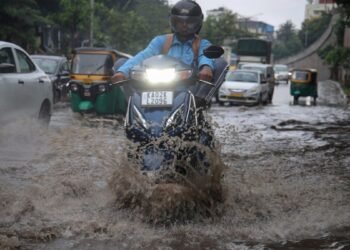 महाराष्ट्र से लेकर असम-मणिपुर तक आज भारी बारिश के आसार, 50 किमी की रफ्तार से चलेगी हवाएं